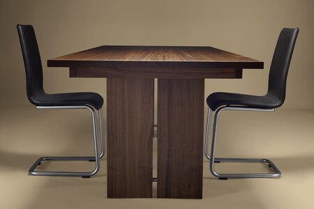 Leichter Freischwinger-Stuhl aus Schweizer Produktion